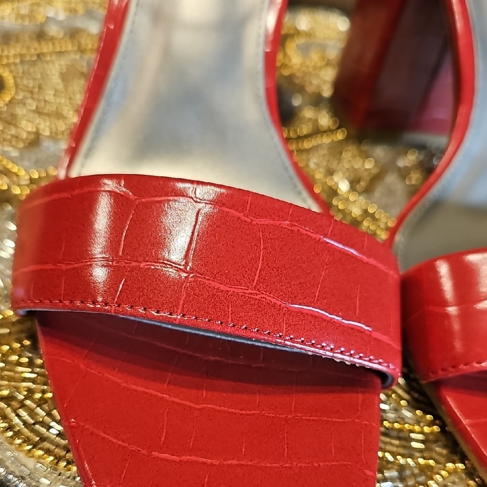 Worthington Vibrant Red Croc-Patterned Heels - Picture 7 of 9